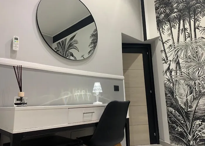 Parthenope بيت ضيافة 4*